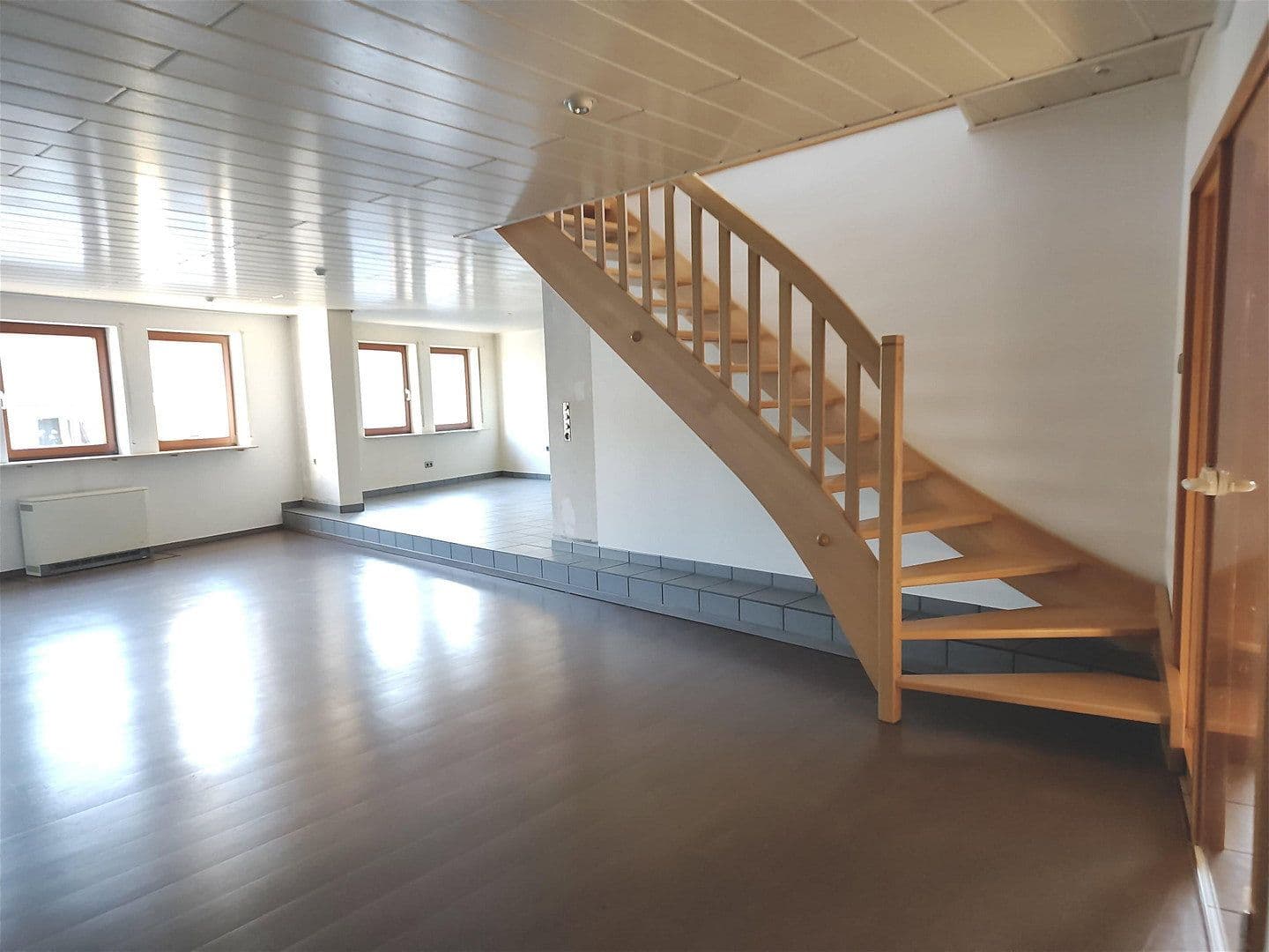 Predaj domu 294 m², pozemek 822 m², Östringen, Bádensko-Wurttembersko Predaj domu 294 m², pozemek 822 m², Östringen, Bádensko-Wurttembersko