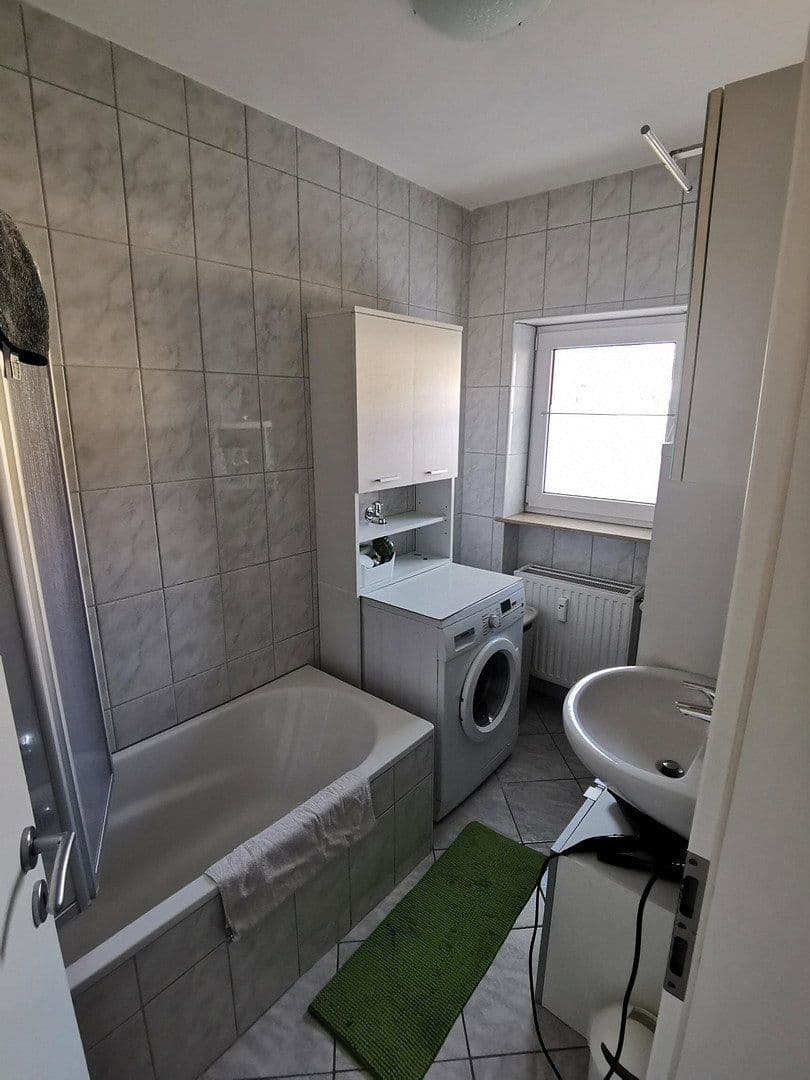 Prenájom bytu 3-izbový 95 m², Ansbach, Bavorsko Prenájom bytu 3-izbový 95 m², Ansbach, Bavorsko