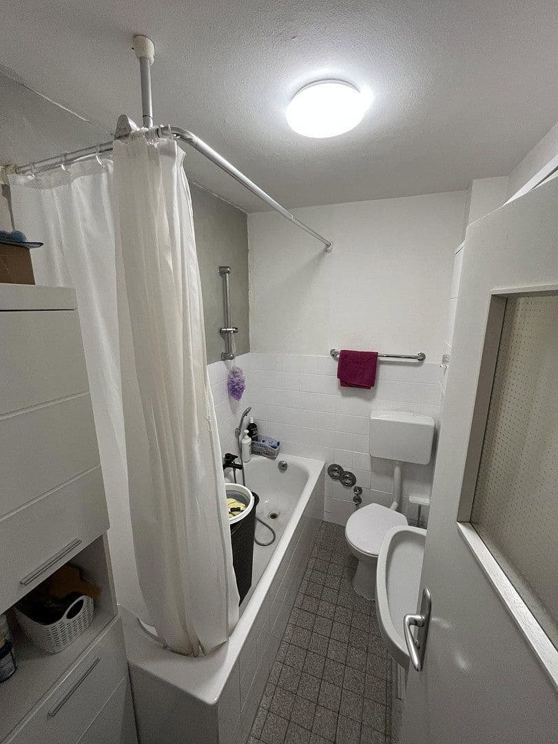 Prenájom bytu 4-izbový 106 m², Schillerstraße 77, Bensheim, Hesensko Prenájom bytu 4-izbový 106 m², Schillerstraße 77, Bensheim, Hesensko