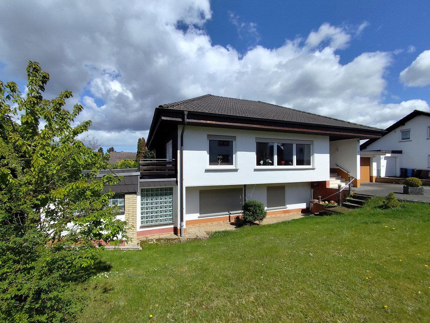 Predaj domu 247 m², pozemek 875 m², Pflasterwiese 7, Idstein, Hesensko Predaj domu 247 m², pozemek 875 m², Pflasterwiese 7, Idstein, Hesensko