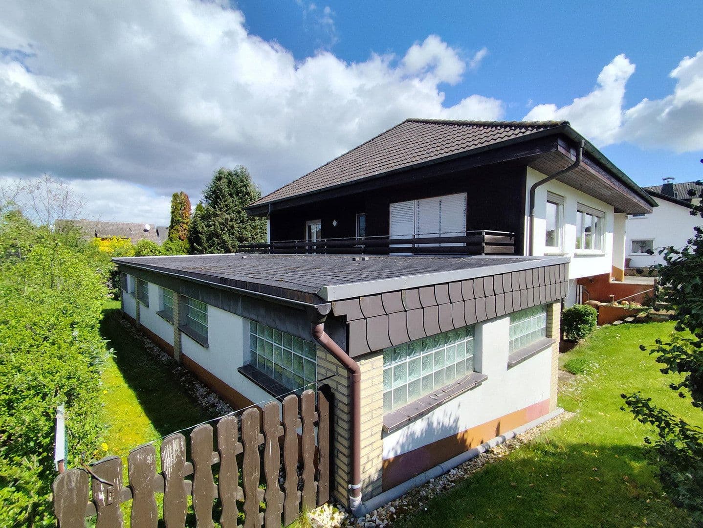 Predaj domu 247 m², pozemek 875 m², Pflasterwiese 7, Idstein, Hesensko Predaj domu 247 m², pozemek 875 m², Pflasterwiese 7, Idstein, Hesensko