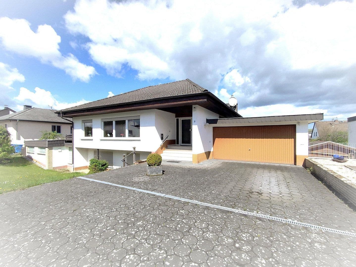 Predaj domu 247 m², pozemek 875 m², Pflasterwiese 7, Idstein, Hesensko Predaj domu 247 m², pozemek 875 m², Pflasterwiese 7, Idstein, Hesensko