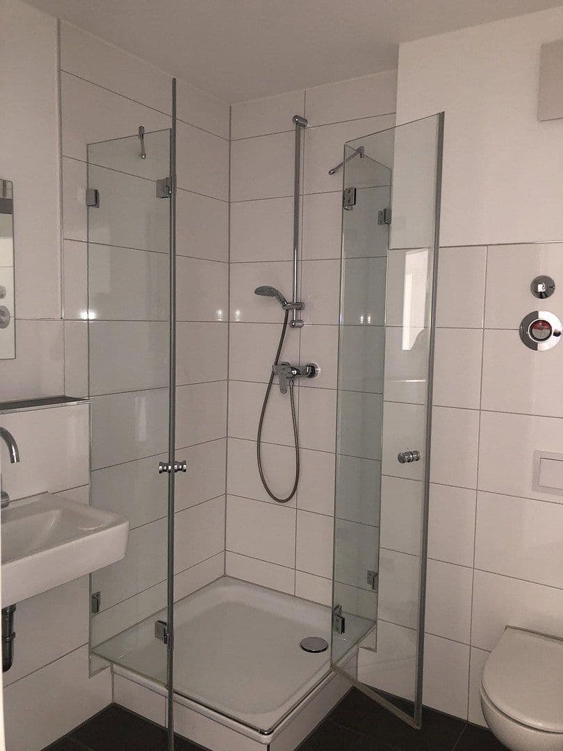 Prenájom bytu 3-izbový 87 m², Langenfeld (Rheinland), Severné Porýnie - Westfálsko Prenájom bytu 3-izbový 87 m², Langenfeld (Rheinland), Severné Porýnie - Westfálsko