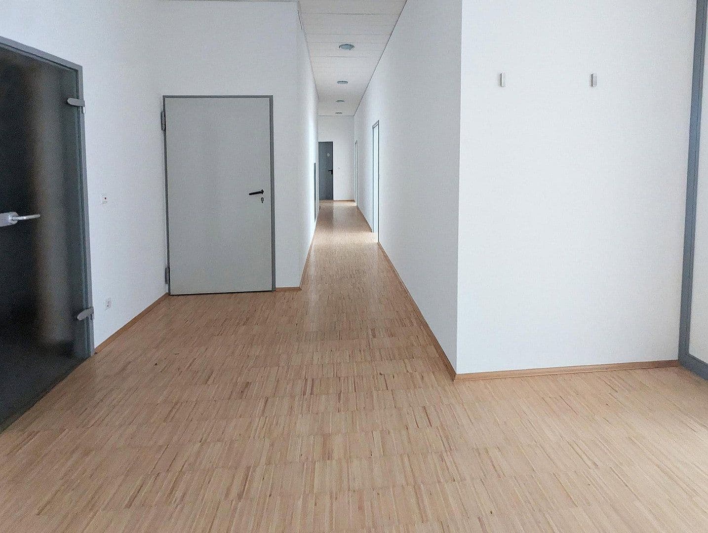 Prenájom kancelárie 107 m², Lameystr. 8A, Pforzheim, Bádensko-Wurttembersko Prenájom kancelárie 107 m², Lameystr. 8A, Pforzheim, Bádensko-Wurttembersko