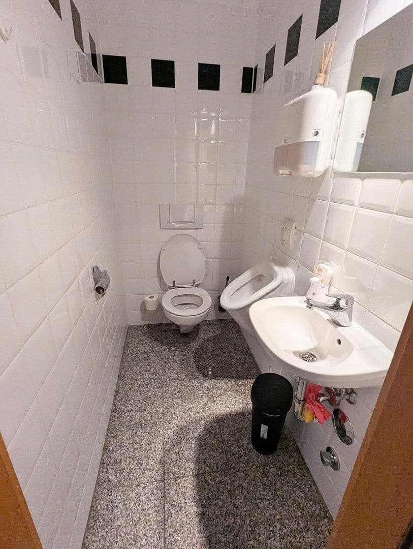Prenájom kancelárie 107 m², Lameystr. 8A, Pforzheim, Bádensko-Wurttembersko Prenájom kancelárie 107 m², Lameystr. 8A, Pforzheim, Bádensko-Wurttembersko