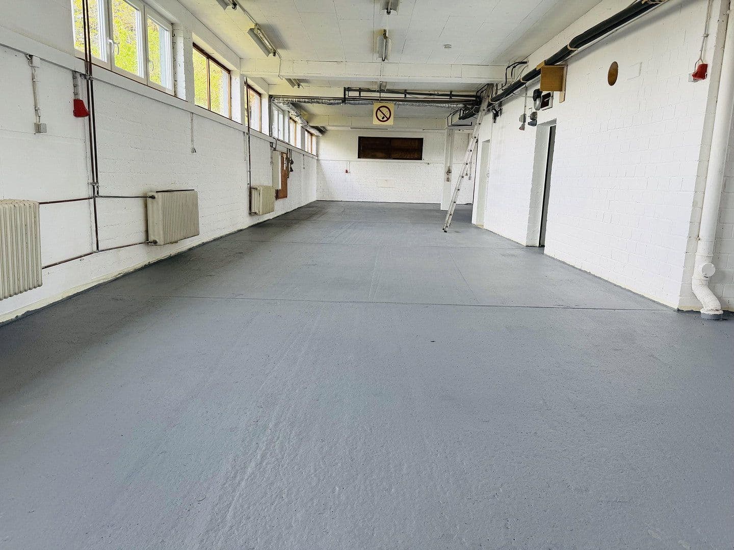 Prenájom nebytového priestoru 260 m², August-Borsig-Straße 5, Koblenz, Porýnie-Falcko Prenájom nebytového priestoru 260 m², August-Borsig-Straße 5, Koblenz, Porýnie-Falcko