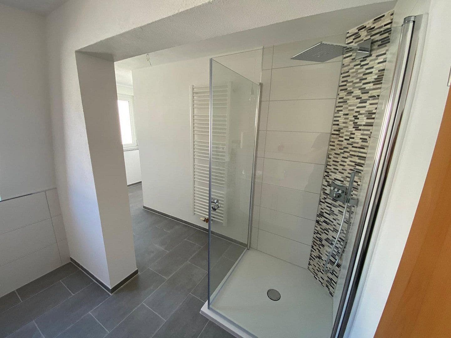 Prenájom bytu 4-izbový 103 m², Industriestraße 11, Haßmersheim, Bádensko-Wurttembersko Prenájom bytu 4-izbový 103 m², Industriestraße 11, Haßmersheim, Bádensko-Wurttembersko