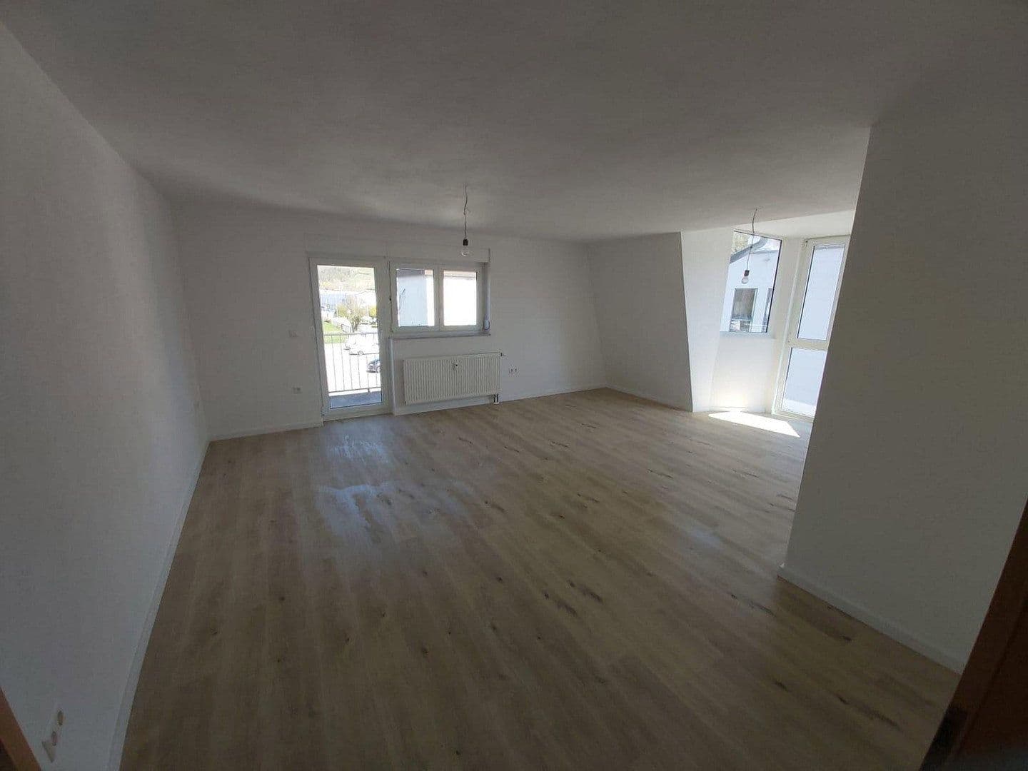 Prenájom bytu 4-izbový 103 m², Industriestraße 11, Haßmersheim, Bádensko-Wurttembersko Prenájom bytu 4-izbový 103 m², Industriestraße 11, Haßmersheim, Bádensko-Wurttembersko