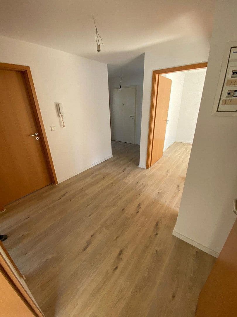 Prenájom bytu 4-izbový 103 m², Industriestraße 11, Haßmersheim, Bádensko-Wurttembersko Prenájom bytu 4-izbový 103 m², Industriestraße 11, Haßmersheim, Bádensko-Wurttembersko