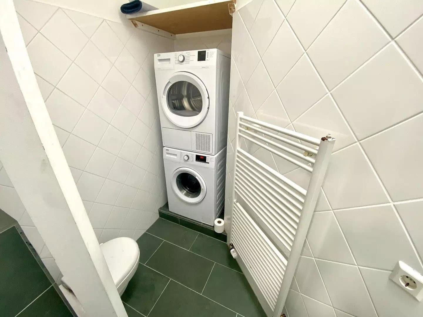 Prenájom bytu 2-izbový 54 m², Berlin, Berlín Prenájom bytu 2-izbový 54 m², Berlin, Berlín