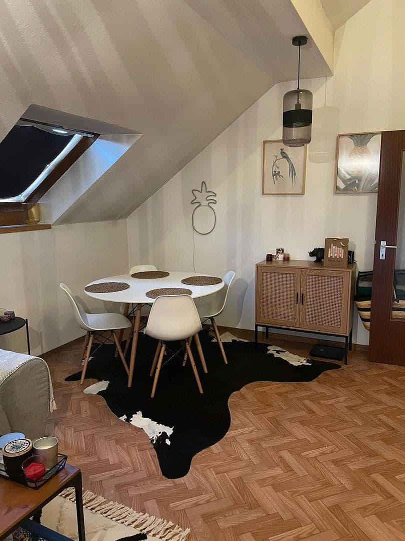 Prenájom bytu 2-izbový 64 m², Eisenberg (Pfalz), Porýnie-Falcko Prenájom bytu 2-izbový 64 m², Eisenberg (Pfalz), Porýnie-Falcko