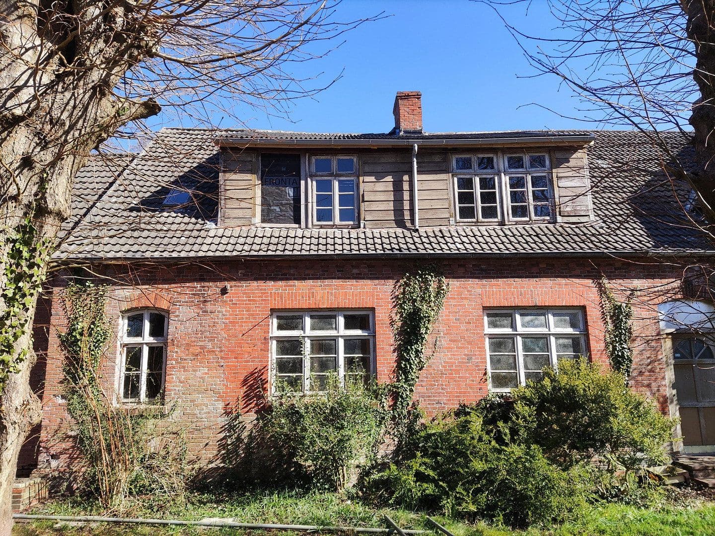 Predaj domu 195 m², pozemek 3.311 m², Halbemonder Str. 7/8, Halbemond, Dolné Sasko Predaj domu 195 m², pozemek 3.311 m², Halbemonder Str. 7/8, Halbemond, Dolné Sasko