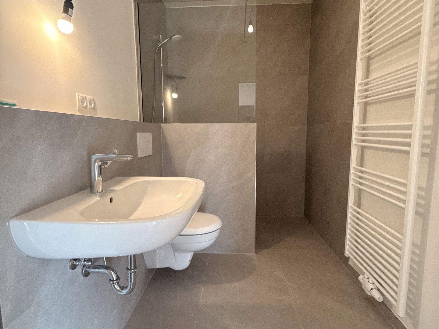 Prenájom bytu 2-izbový 75 m², Hittfelder Straße 6a, Rosengarten, Dolné Sasko Prenájom bytu 2-izbový 75 m², Hittfelder Straße 6a, Rosengarten, Dolné Sasko