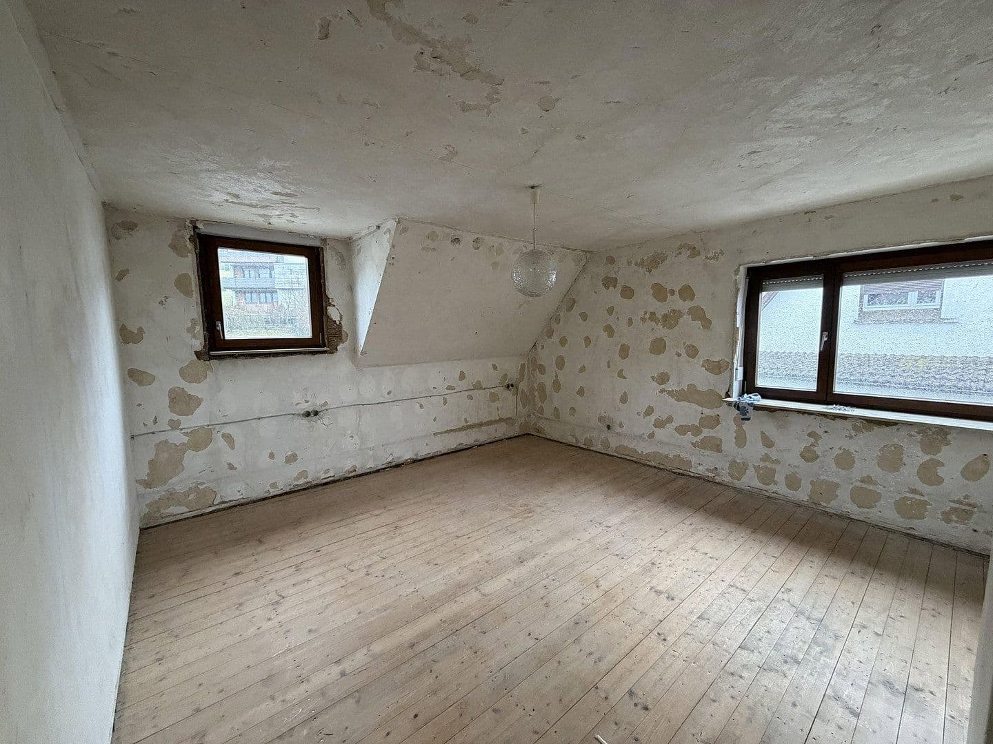 Predaj domu 130 m², pozemek 468 m², Eichertstr. 36, Heidenheim an der Brenz, Bádensko-Wurttembersko Predaj domu 130 m², pozemek 468 m², Eichertstr. 36, Heidenheim an der Brenz, Bádensko-Wurttembersko
