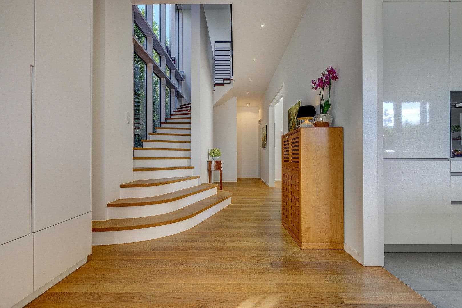 Predaj domu 343 m², pozemek 837 m², Wiesbaden, Hesensko Predaj domu 343 m², pozemek 837 m², Wiesbaden, Hesensko