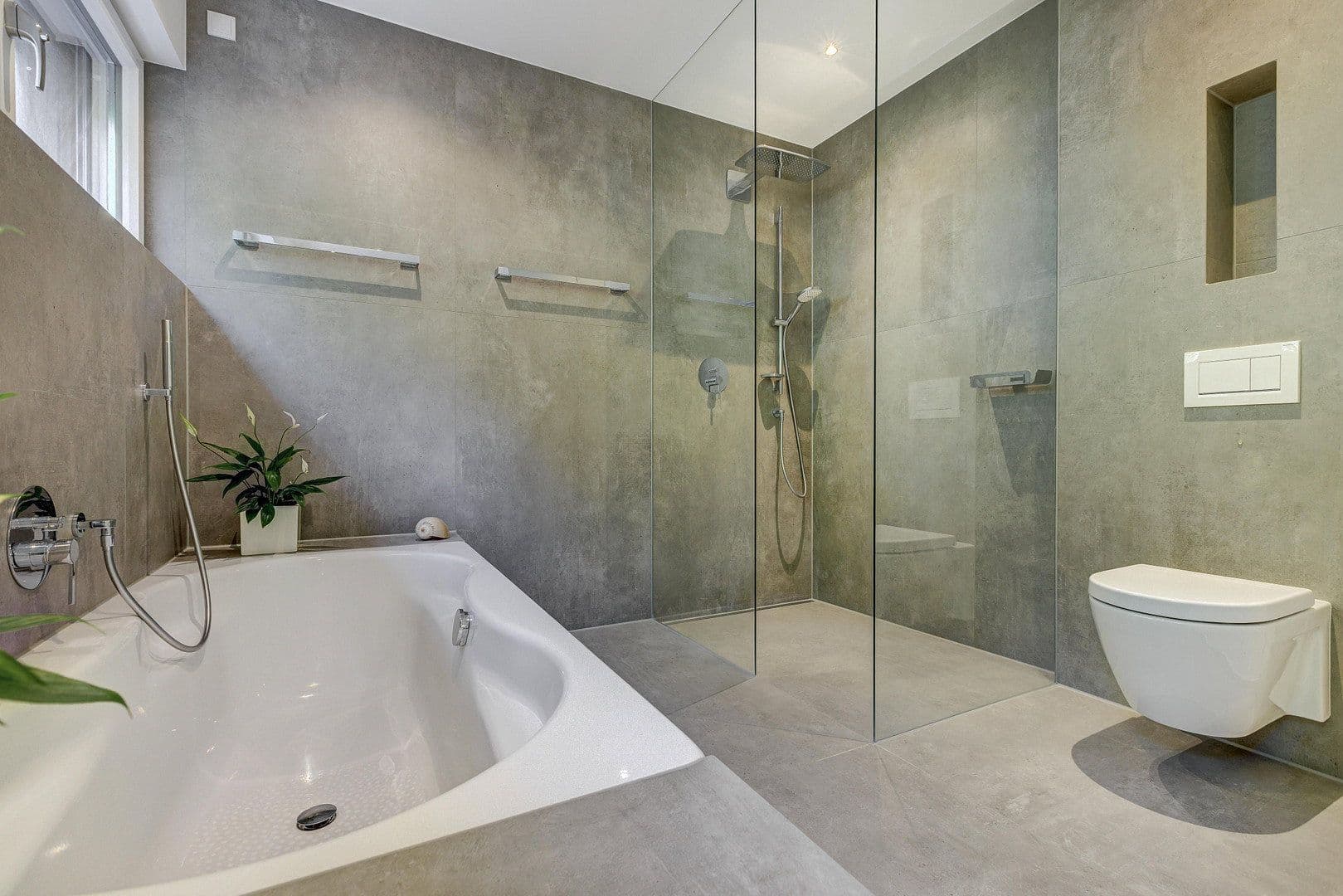 Predaj domu 343 m², pozemek 837 m², Wiesbaden, Hesensko Predaj domu 343 m², pozemek 837 m², Wiesbaden, Hesensko