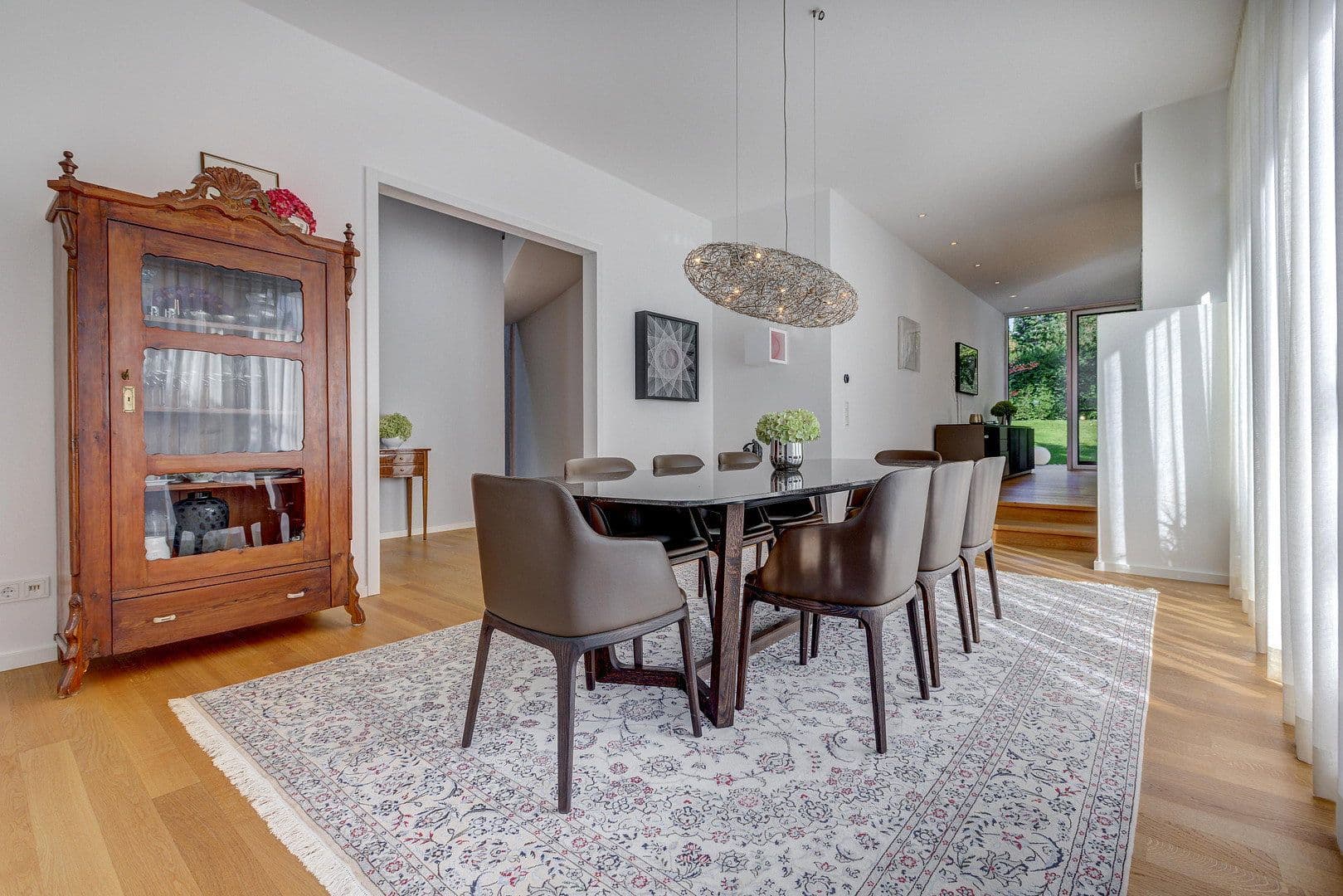 Predaj domu 343 m², pozemek 837 m², Wiesbaden, Hesensko Predaj domu 343 m², pozemek 837 m², Wiesbaden, Hesensko