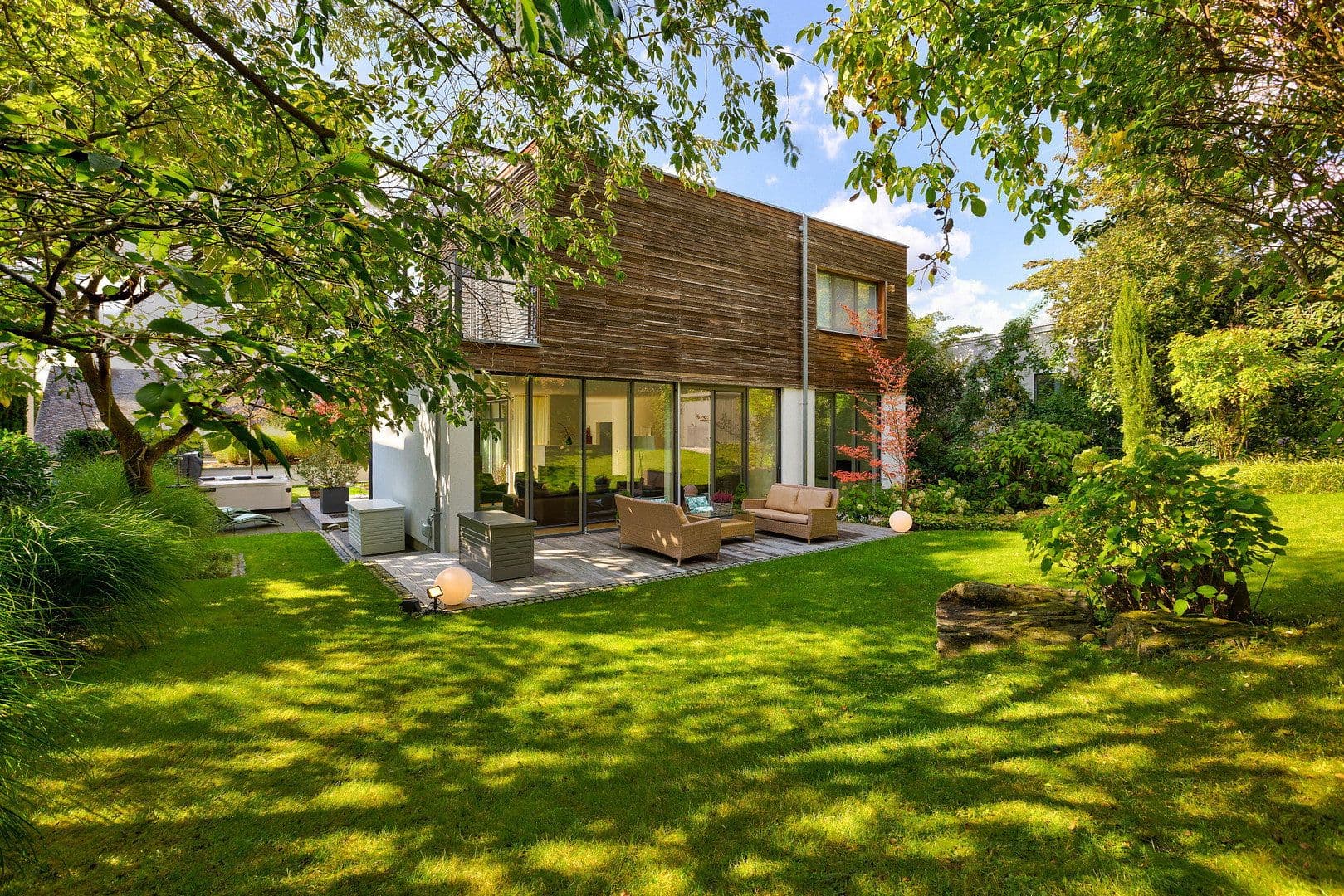 Predaj domu 343 m², pozemek 837 m², Wiesbaden, Hesensko Predaj domu 343 m², pozemek 837 m², Wiesbaden, Hesensko