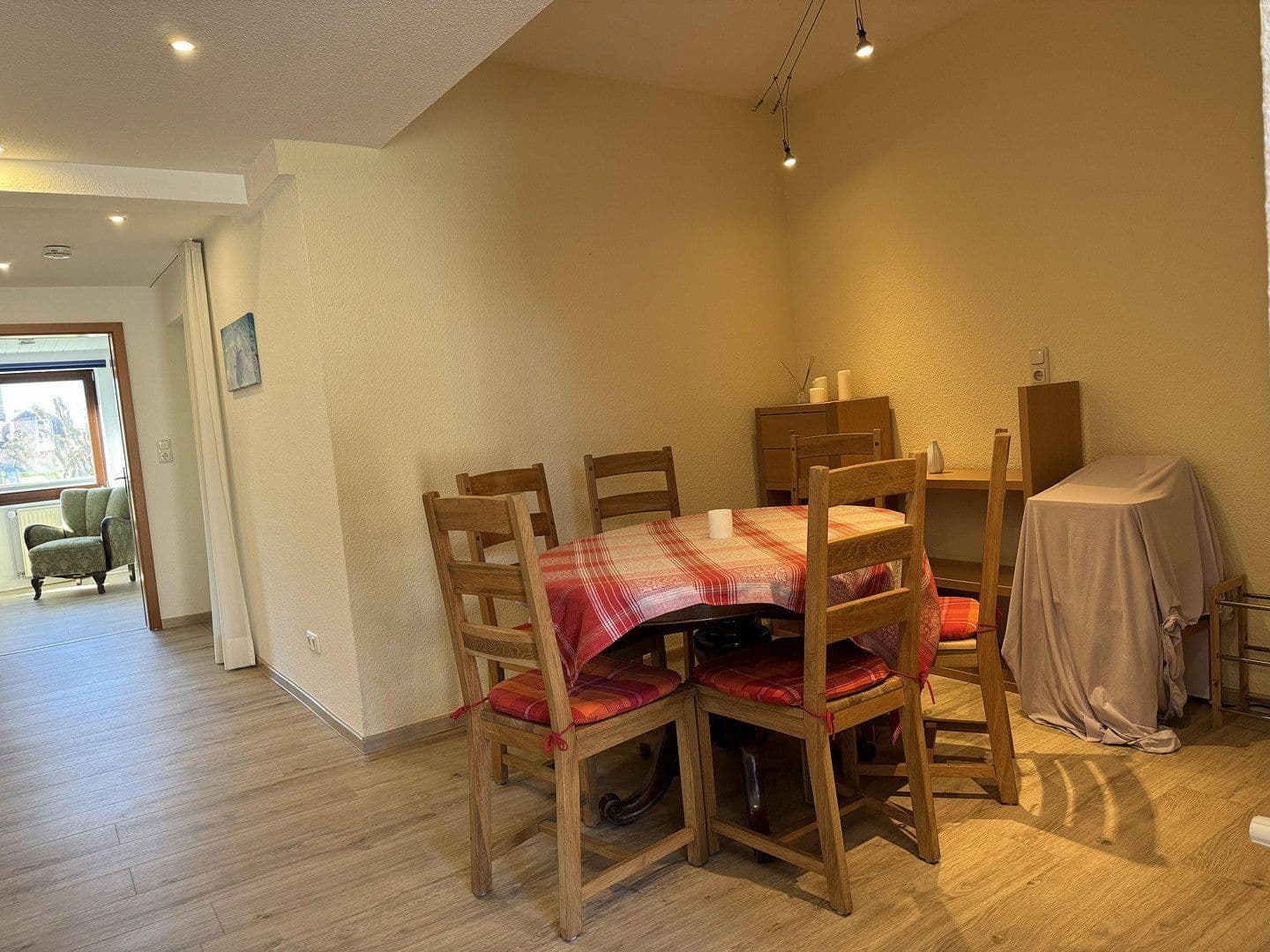Predaj domu 338 m², pozemek 979 m², Niesgrau, Šlezvicko-Holštajnsko Predaj domu 338 m², pozemek 979 m², Niesgrau, Šlezvicko-Holštajnsko