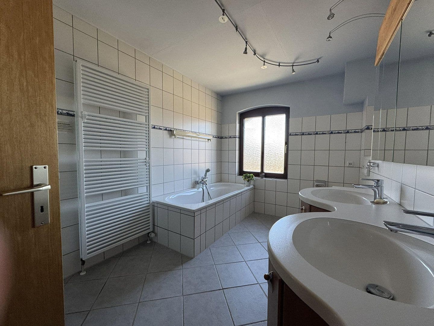 Predaj domu 338 m², pozemek 979 m², Niesgrau, Šlezvicko-Holštajnsko Predaj domu 338 m², pozemek 979 m², Niesgrau, Šlezvicko-Holštajnsko