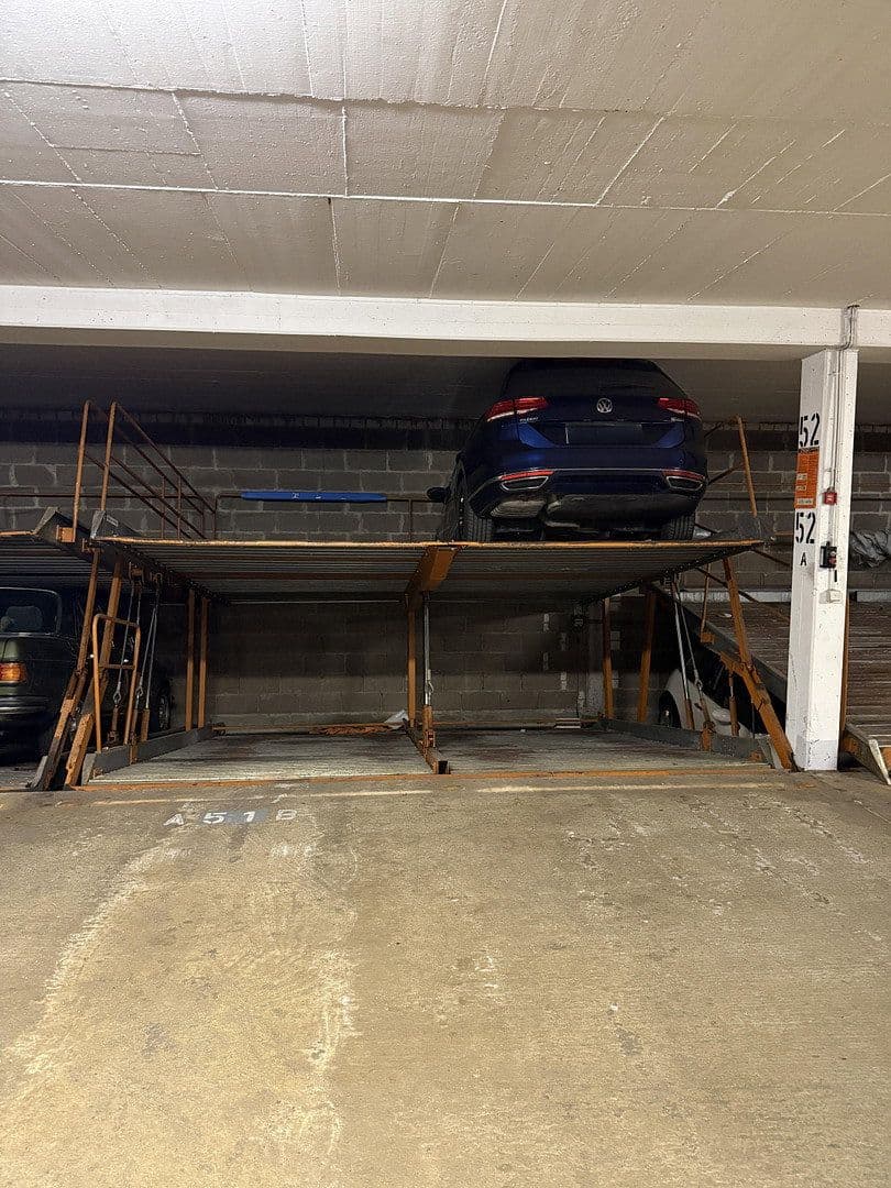 Predaj garáže, S6, 12, Mannheim, Bádensko-Wurttembersko Predaj garáže, S6, 12, Mannheim, Bádensko-Wurttembersko