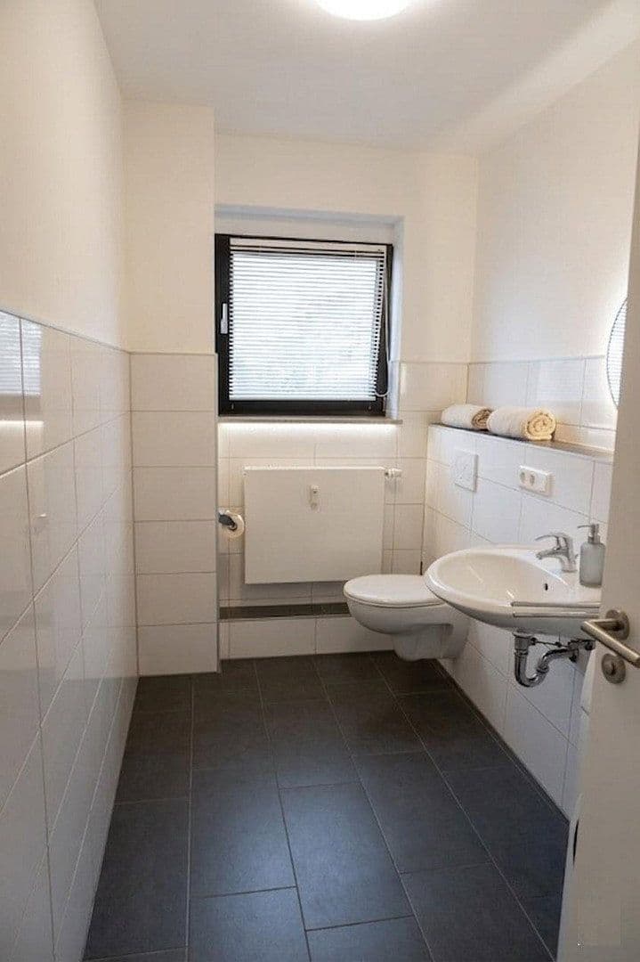 Prenájom bytu 3-izbový 110 m², Goethestr.3, Leverkusen, Severné Porýnie - Westfálsko Prenájom bytu 3-izbový 110 m², Goethestr.3, Leverkusen, Severné Porýnie - Westfálsko