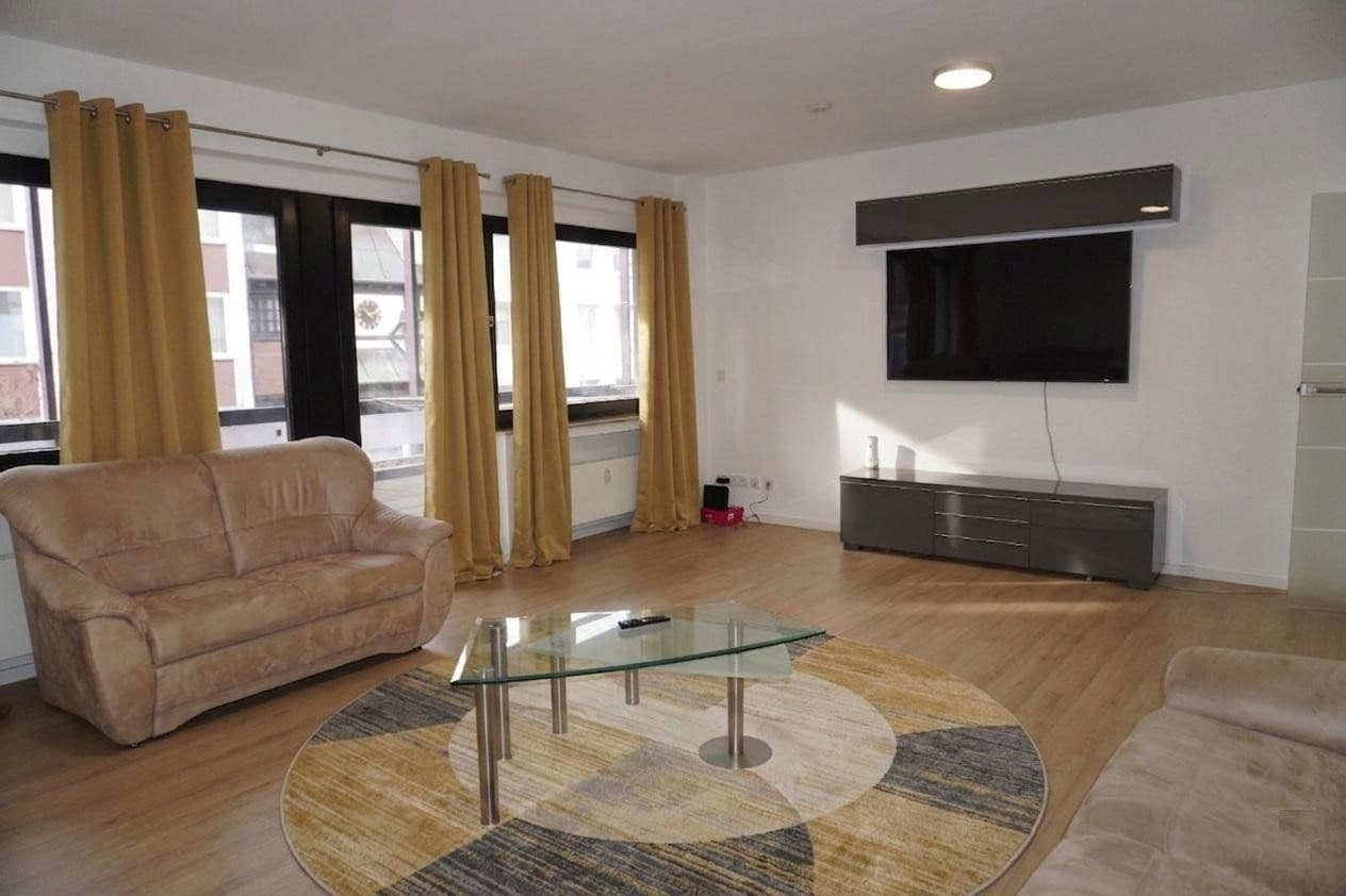 Prenájom bytu 3-izbový 110 m², Goethestr.3, Leverkusen, Severné Porýnie - Westfálsko Prenájom bytu 3-izbový 110 m², Goethestr.3, Leverkusen, Severné Porýnie - Westfálsko