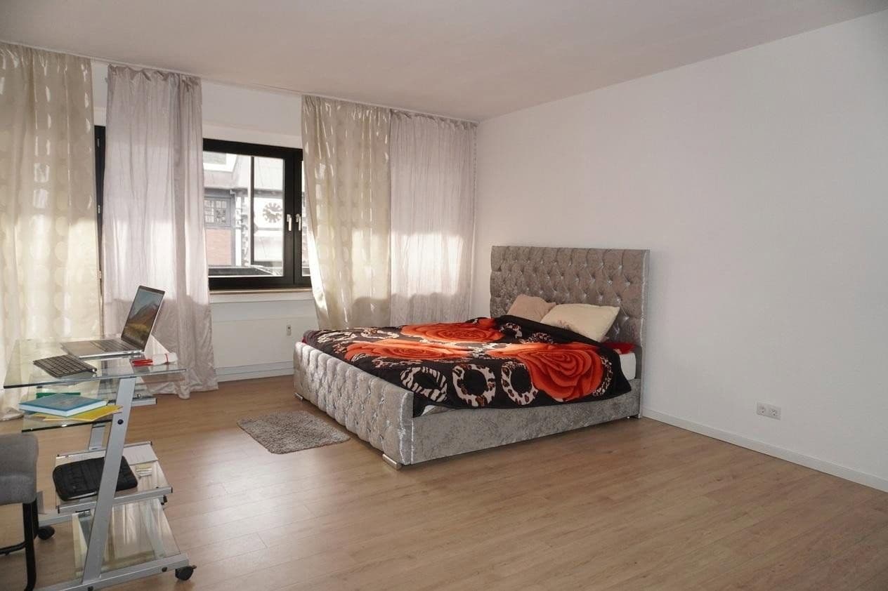 Prenájom bytu 3-izbový 110 m², Goethestr.3, Leverkusen, Severné Porýnie - Westfálsko Prenájom bytu 3-izbový 110 m², Goethestr.3, Leverkusen, Severné Porýnie - Westfálsko