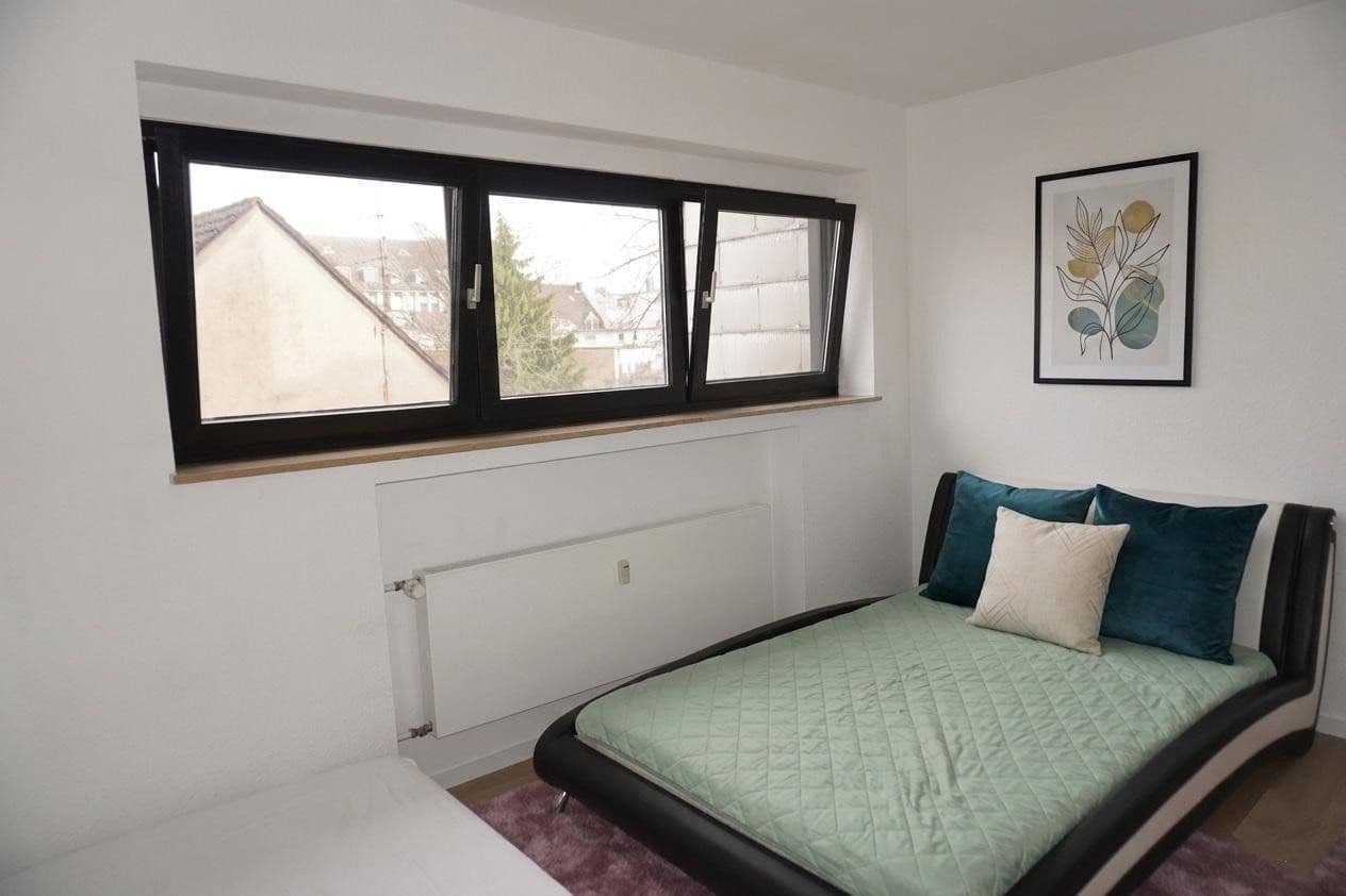 Prenájom bytu 3-izbový 110 m², Goethestr.3, Leverkusen, Severné Porýnie - Westfálsko Prenájom bytu 3-izbový 110 m², Goethestr.3, Leverkusen, Severné Porýnie - Westfálsko