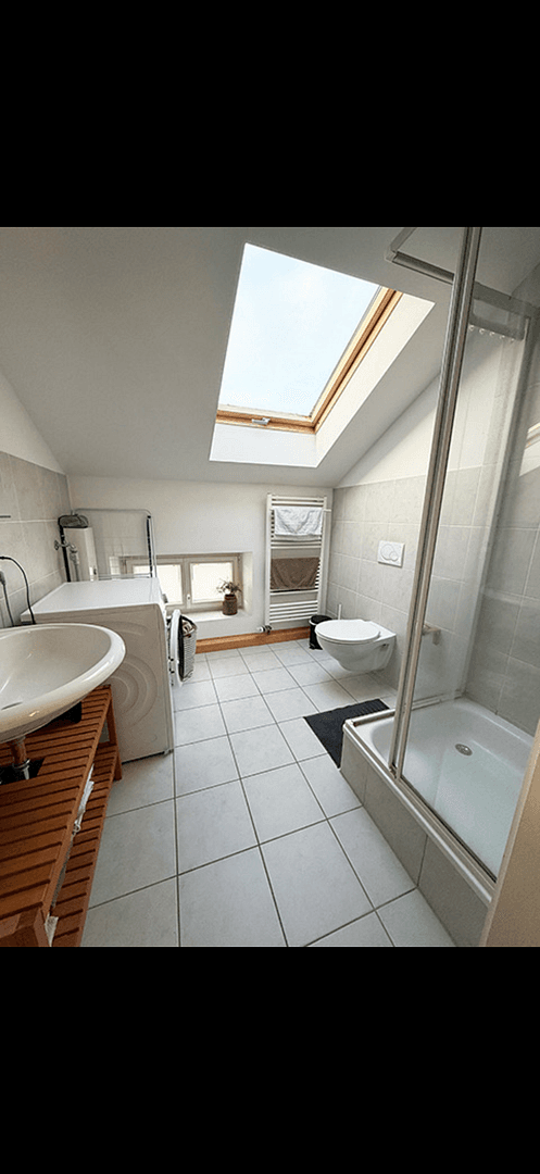 Prenájom bytu 2-izbový 56 m², Weberstr.41, Bonn, Severné Porýnie - Westfálsko Prenájom bytu 2-izbový 56 m², Weberstr.41, Bonn, Severné Porýnie - Westfálsko