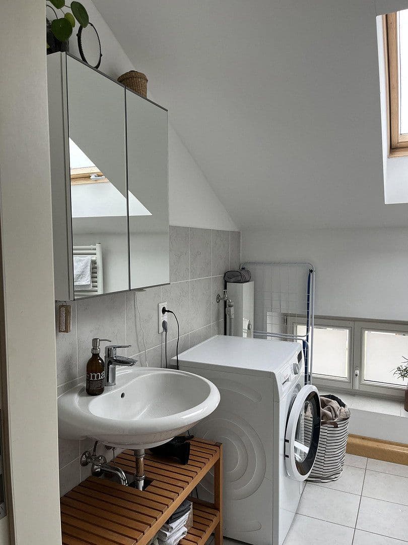 Prenájom bytu 2-izbový 56 m², Weberstr.41, Bonn, Severné Porýnie - Westfálsko Prenájom bytu 2-izbový 56 m², Weberstr.41, Bonn, Severné Porýnie - Westfálsko