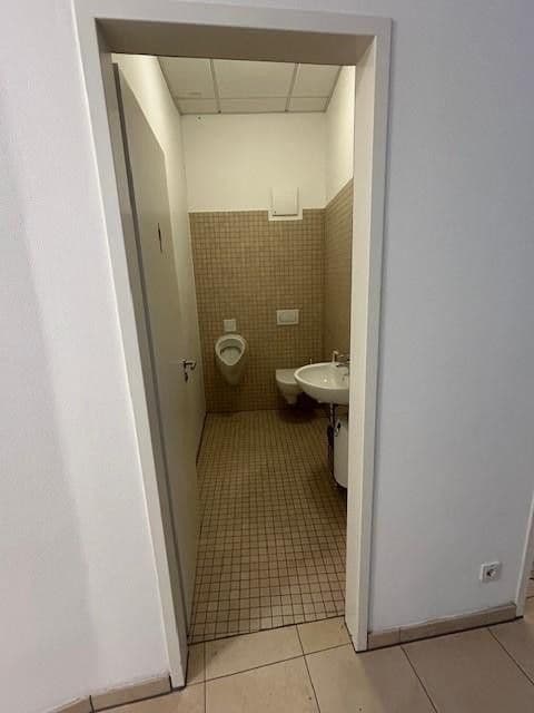 Prenájom nebytového priestoru 254 m², Bebelstr. 4, Worms, Porýnie-Falcko Prenájom nebytového priestoru 254 m², Bebelstr. 4, Worms, Porýnie-Falcko