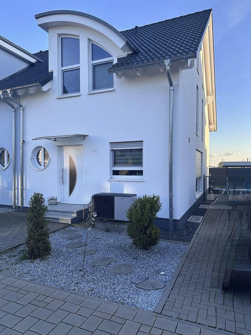 Predaj domu 132 m², pozemek 225 m², Pfungstadt, Hesensko Predaj domu 132 m², pozemek 225 m², Pfungstadt, Hesensko