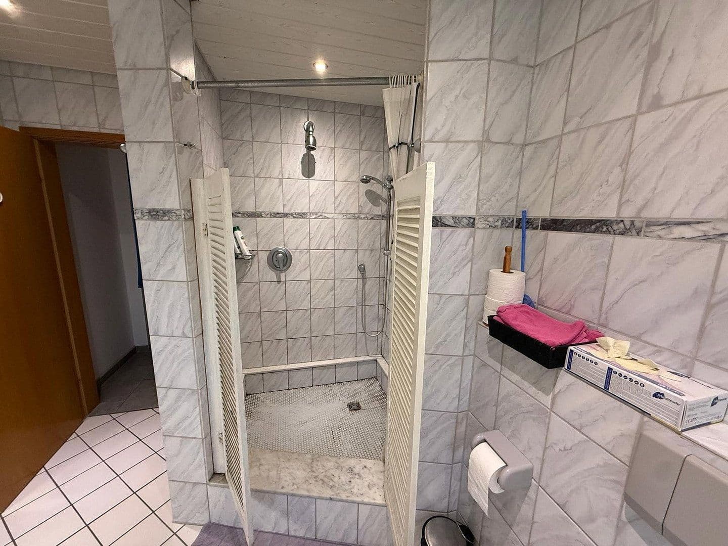 Prenájom bytu 3-izbový 135 m², Lärchenstr.3, Kirchardt, Bádensko-Wurttembersko Prenájom bytu 3-izbový 135 m², Lärchenstr.3, Kirchardt, Bádensko-Wurttembersko