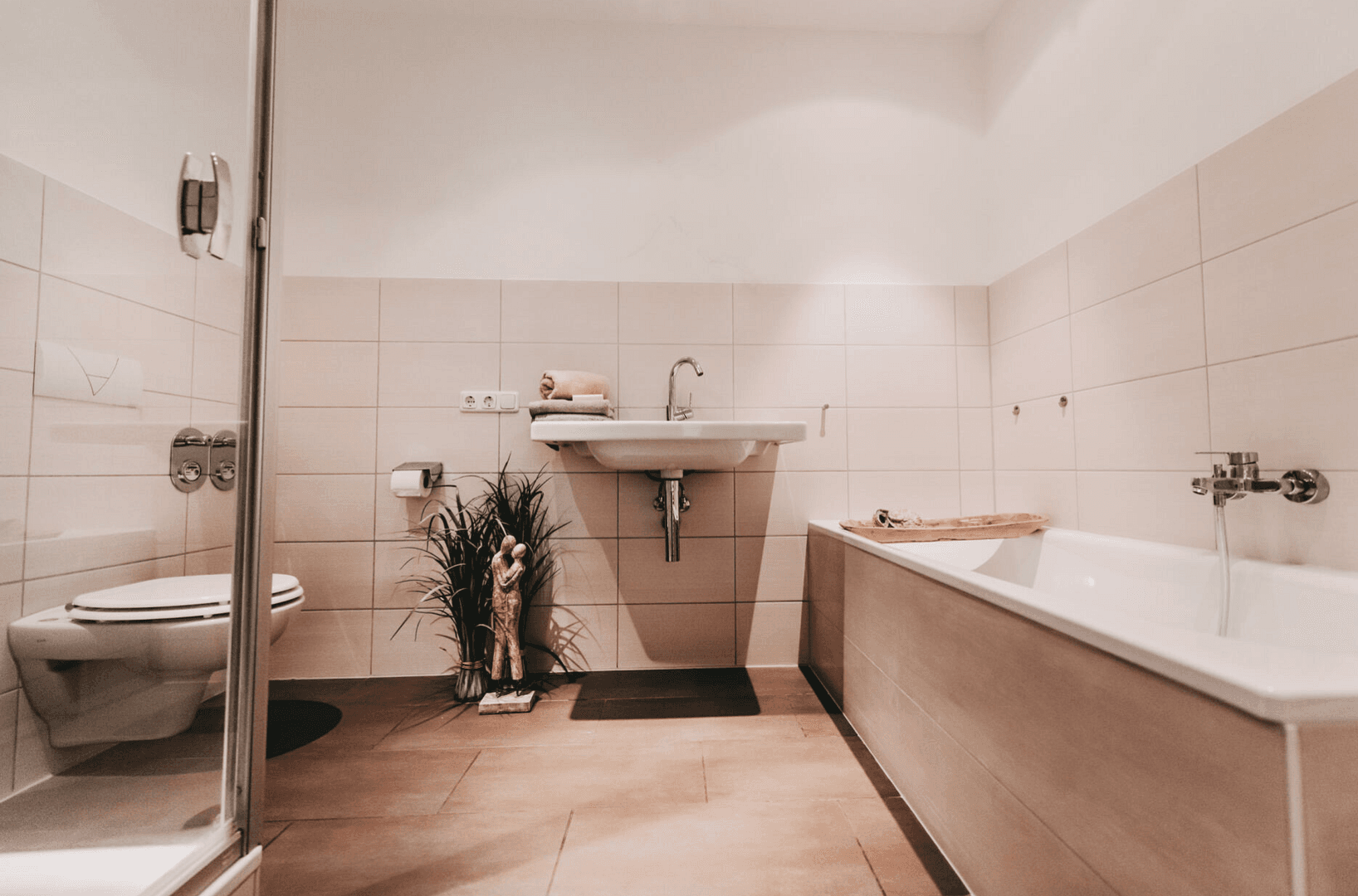 Prenájom bytu 5-izbový 137 m², Hansfelder Hof 1, Hamberge, Šlezvicko-Holštajnsko Prenájom bytu 5-izbový 137 m², Hansfelder Hof 1, Hamberge, Šlezvicko-Holštajnsko