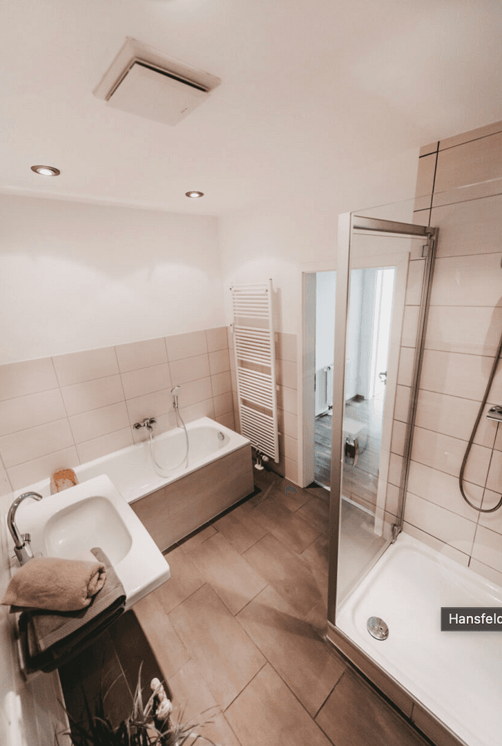 Prenájom bytu 5-izbový 137 m², Hansfelder Hof 1, Hamberge, Šlezvicko-Holštajnsko Prenájom bytu 5-izbový 137 m², Hansfelder Hof 1, Hamberge, Šlezvicko-Holštajnsko