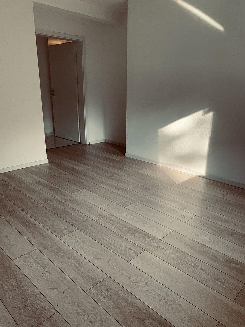 Prenájom bytu 3-izbový 117 m², Bochum, Severné Porýnie - Westfálsko Prenájom bytu 3-izbový 117 m², Bochum, Severné Porýnie - Westfálsko