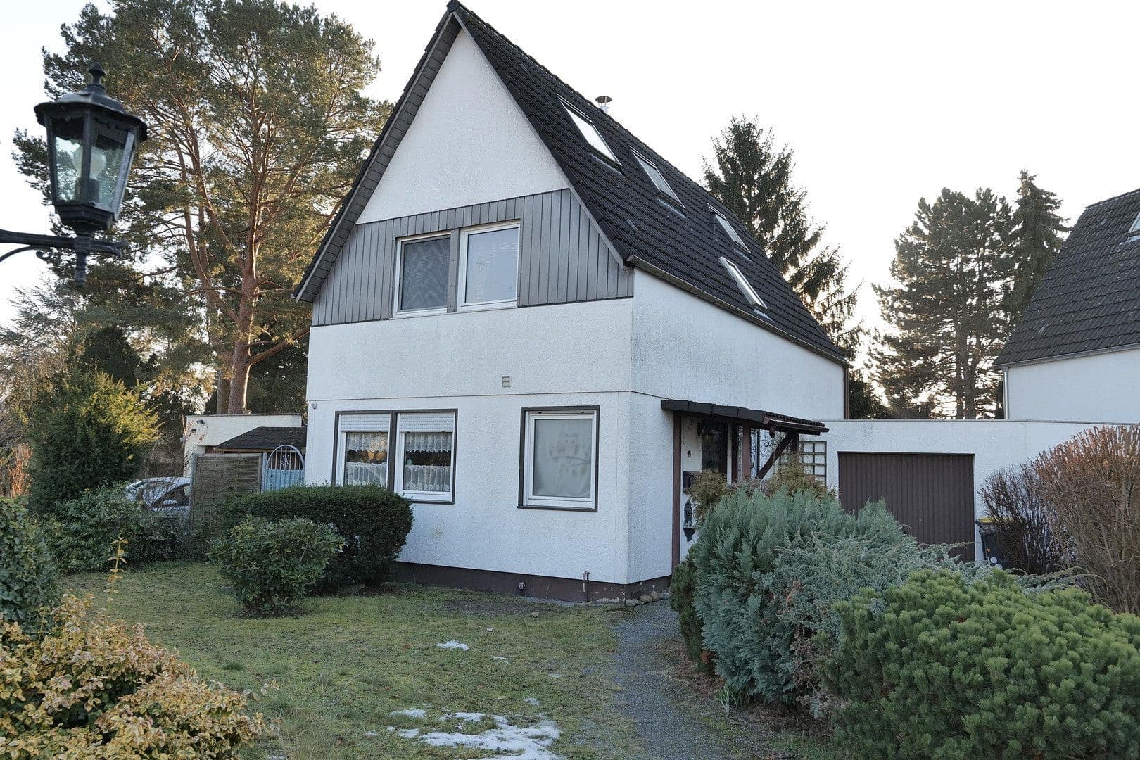 Predaj domu 120 m², pozemek 341 m², Krokusstraße 14, Berlin-Rudow, Berlín Predaj domu 120 m², pozemek 341 m², Krokusstraße 14, Berlin-Rudow, Berlín