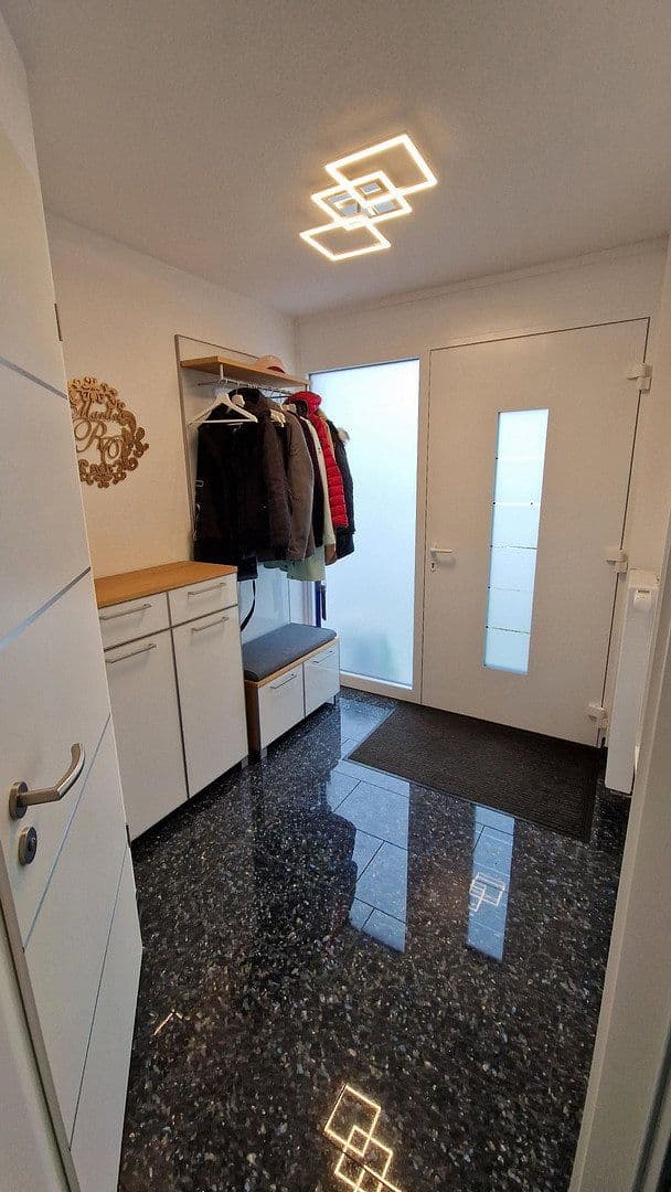 Predaj domu 136 m², pozemek 203 m², Holderweg 28, Nürtingen, Bádensko-Wurttembersko Predaj domu 136 m², pozemek 203 m², Holderweg 28, Nürtingen, Bádensko-Wurttembersko