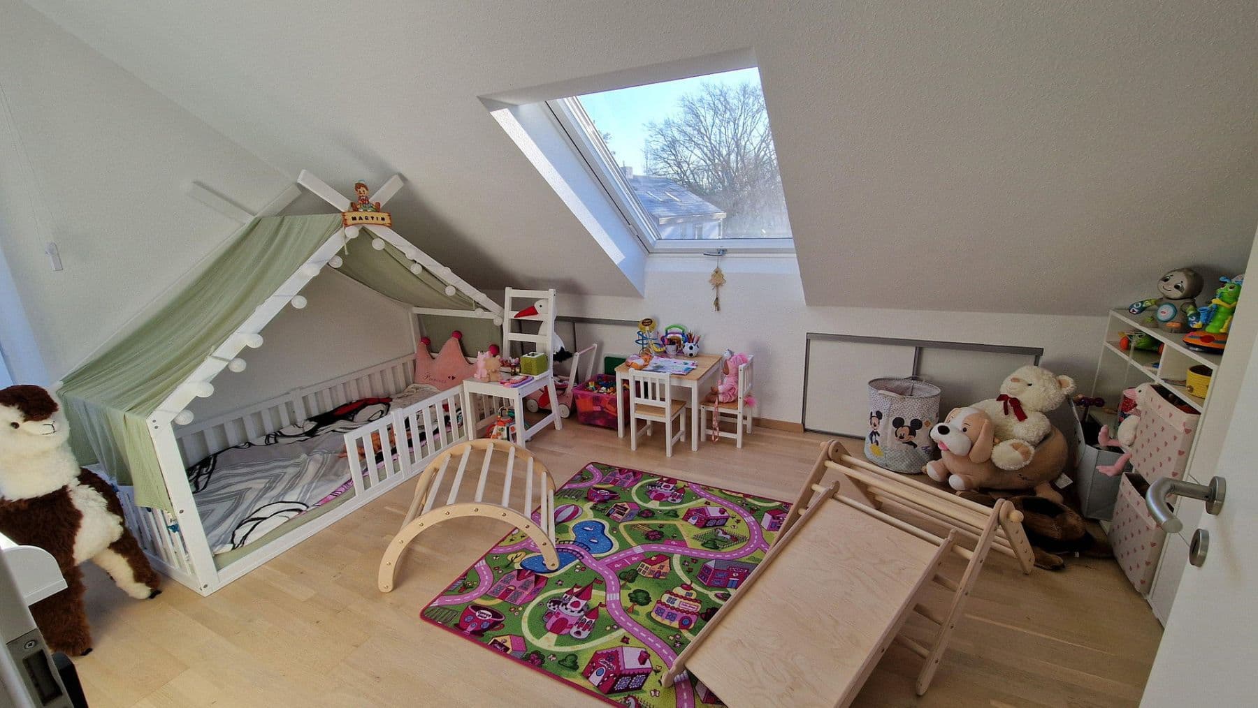 Predaj domu 136 m², pozemek 203 m², Holderweg 28, Nürtingen, Bádensko-Wurttembersko Predaj domu 136 m², pozemek 203 m², Holderweg 28, Nürtingen, Bádensko-Wurttembersko