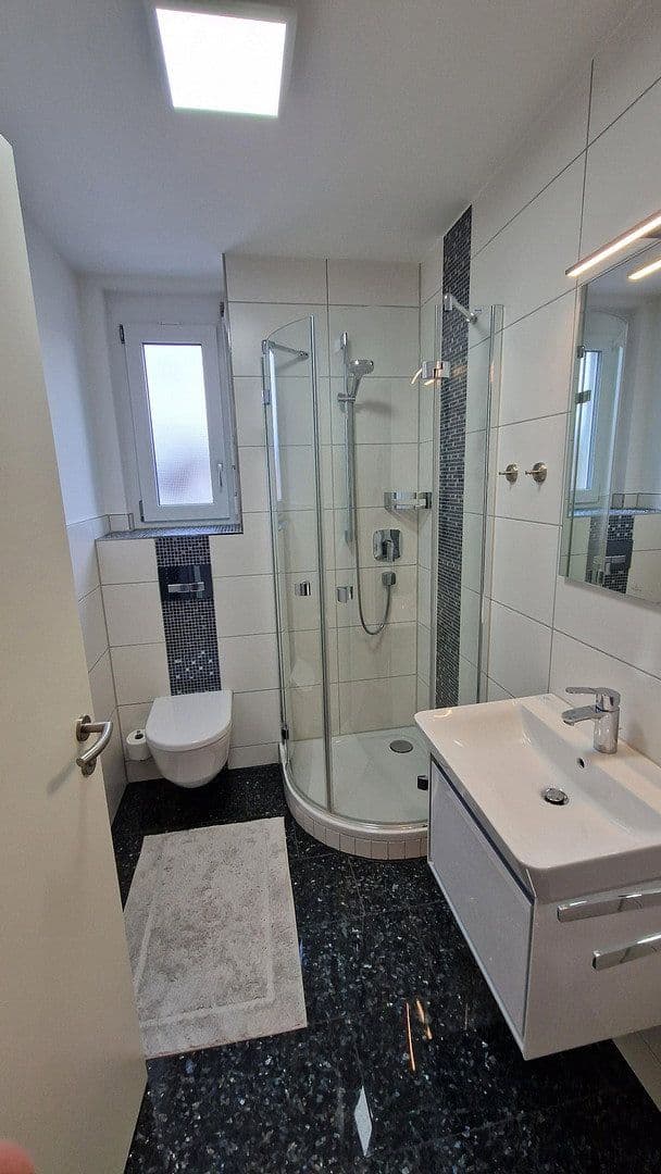 Predaj domu 136 m², pozemek 203 m², Holderweg 28, Nürtingen, Bádensko-Wurttembersko Predaj domu 136 m², pozemek 203 m², Holderweg 28, Nürtingen, Bádensko-Wurttembersko