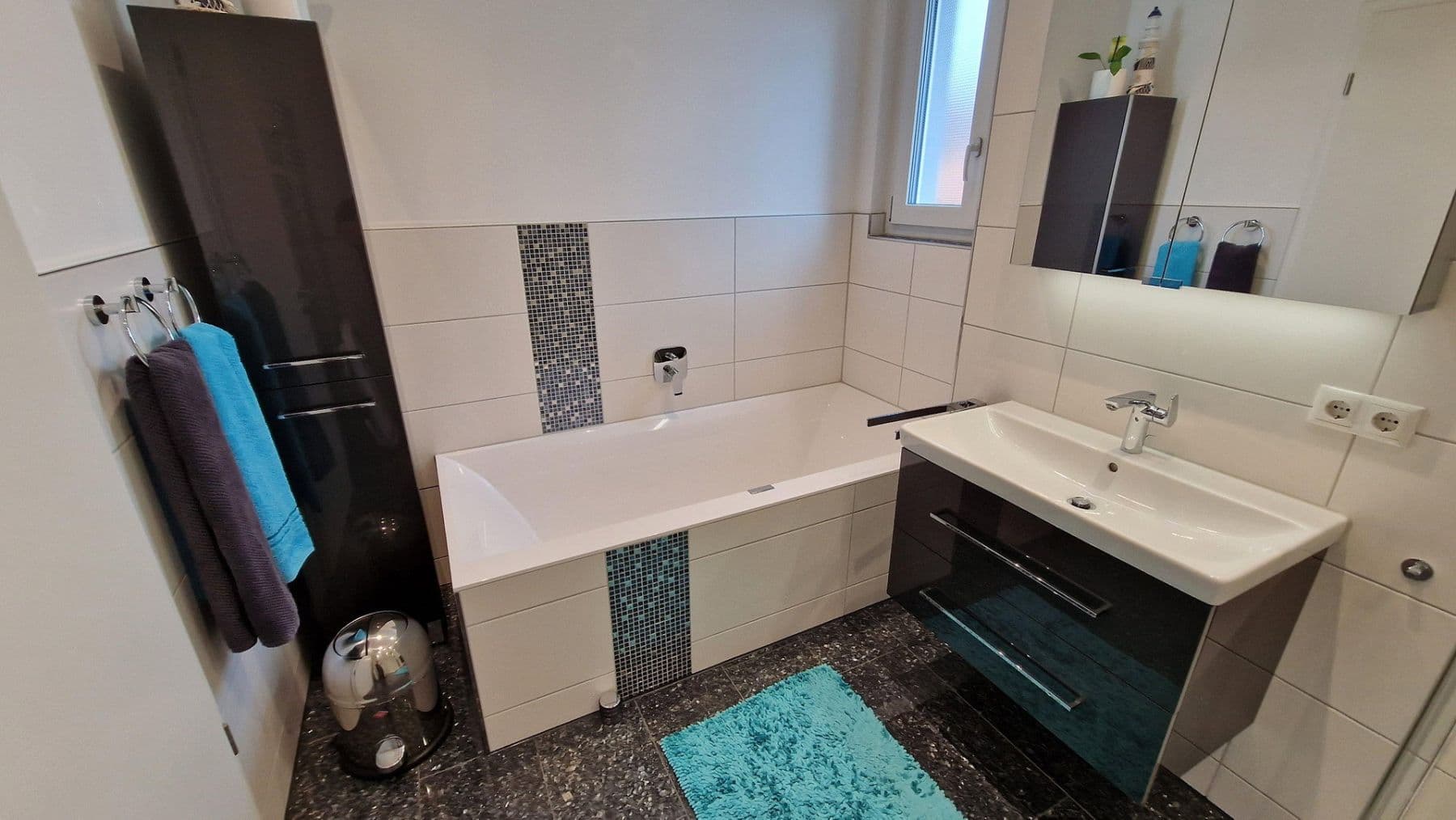 Predaj domu 136 m², pozemek 203 m², Holderweg 28, Nürtingen, Bádensko-Wurttembersko Predaj domu 136 m², pozemek 203 m², Holderweg 28, Nürtingen, Bádensko-Wurttembersko