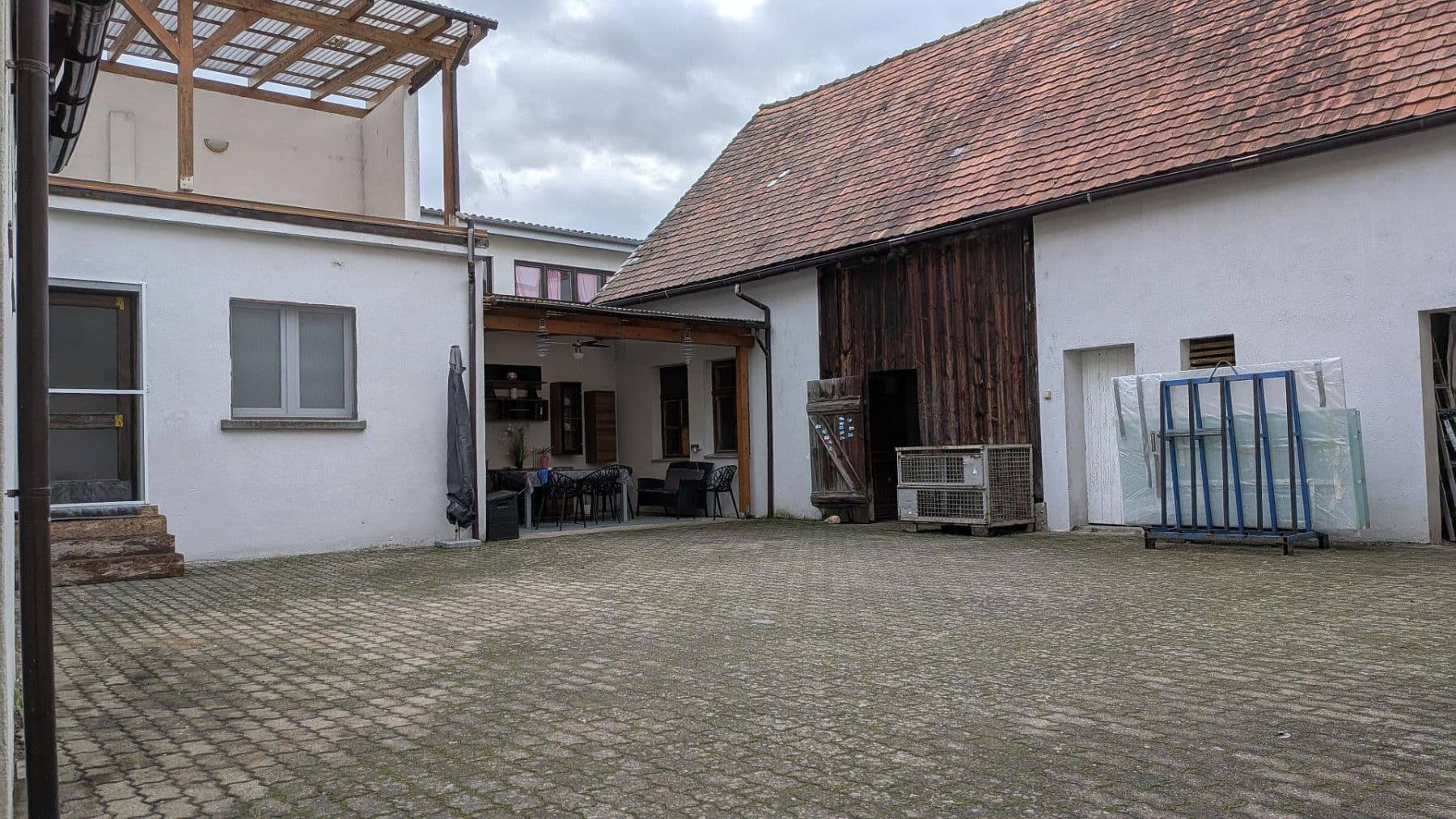 Predaj domu 193 m², pozemek 990 m², Oberhausen-Rheinhausen, Bádensko-Wurttembersko Predaj domu 193 m², pozemek 990 m², Oberhausen-Rheinhausen, Bádensko-Wurttembersko