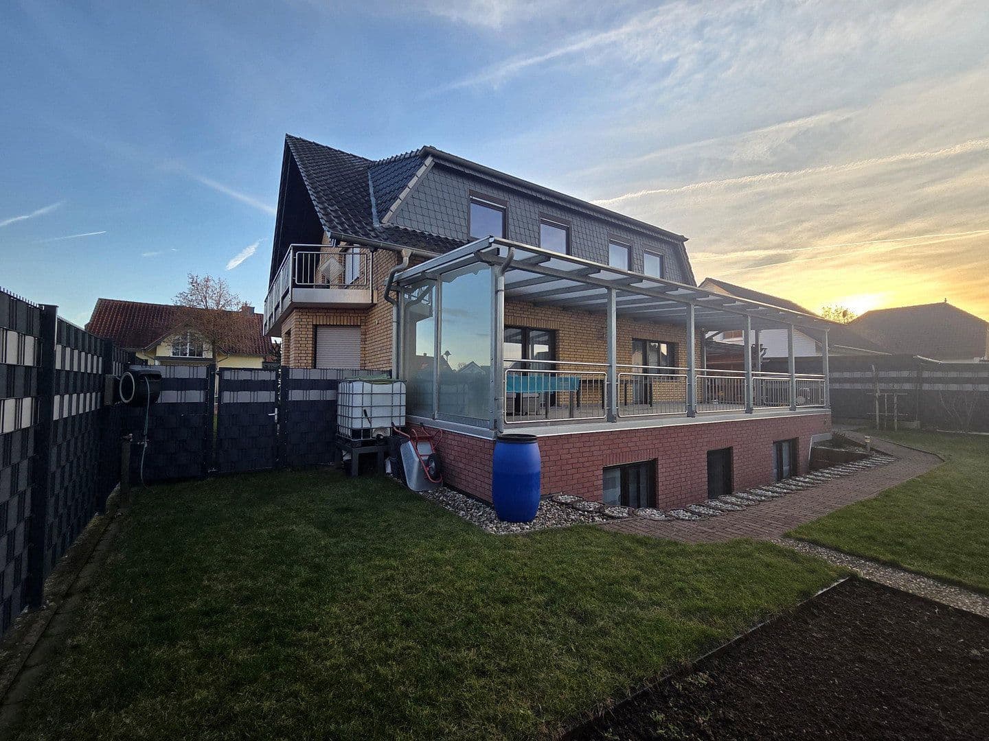 Predaj domu 275 m², pozemek 690 m², Gensingen, Porýnie-Falcko Predaj domu 275 m², pozemek 690 m², Gensingen, Porýnie-Falcko