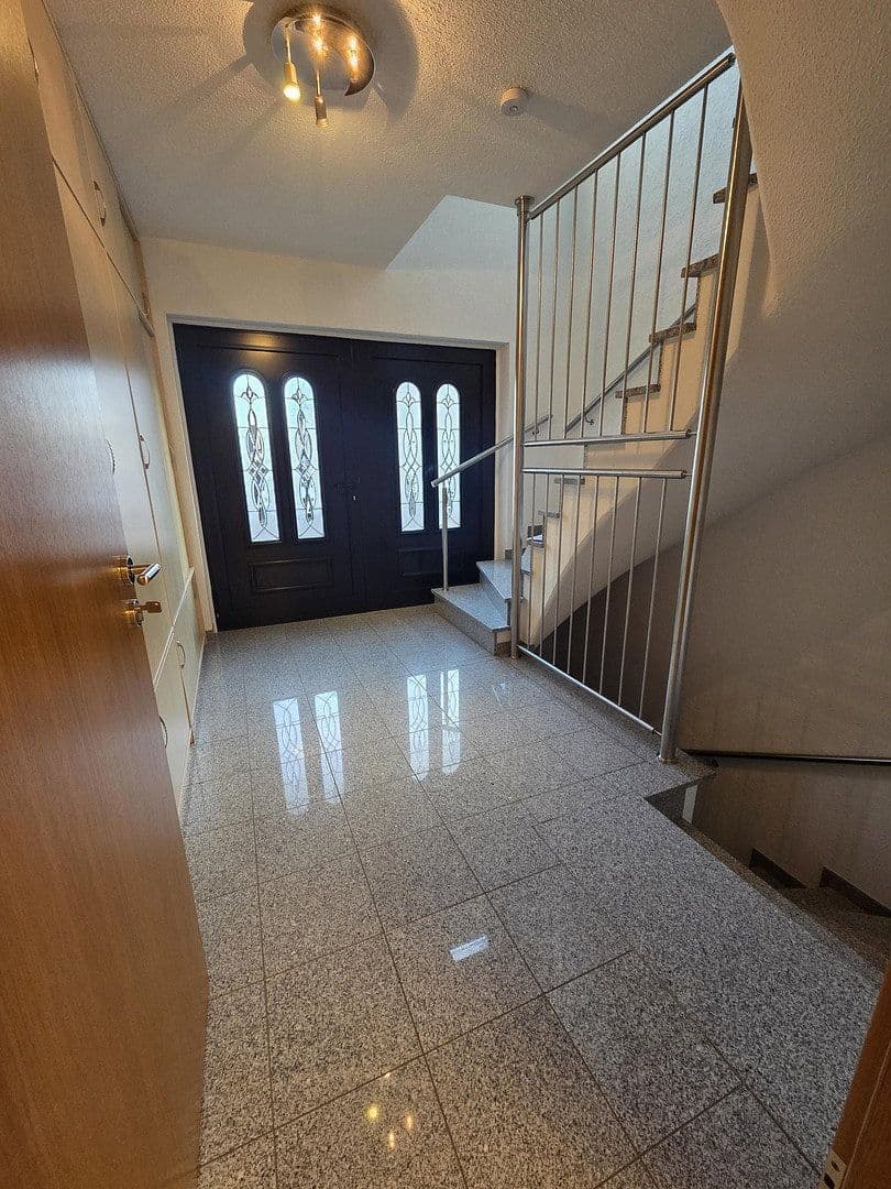 Predaj domu 275 m², pozemek 690 m², Gensingen, Porýnie-Falcko Predaj domu 275 m², pozemek 690 m², Gensingen, Porýnie-Falcko