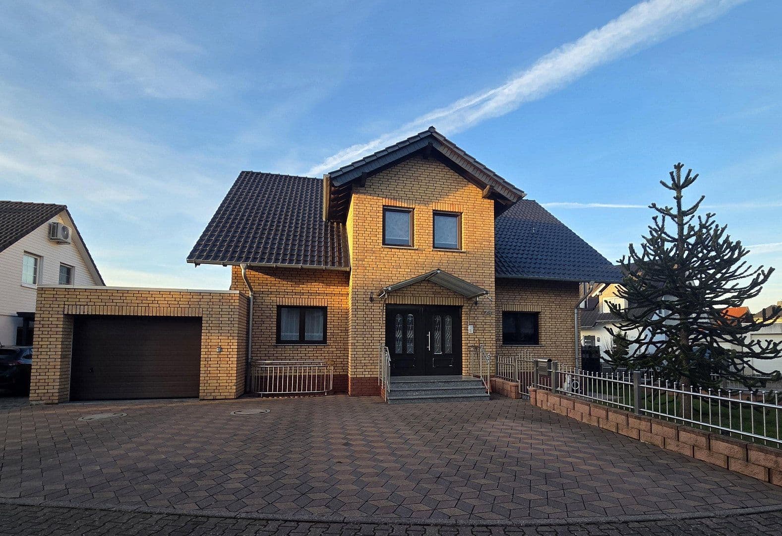 Predaj domu 275 m², pozemek 690 m², Gensingen, Porýnie-Falcko Predaj domu 275 m², pozemek 690 m², Gensingen, Porýnie-Falcko