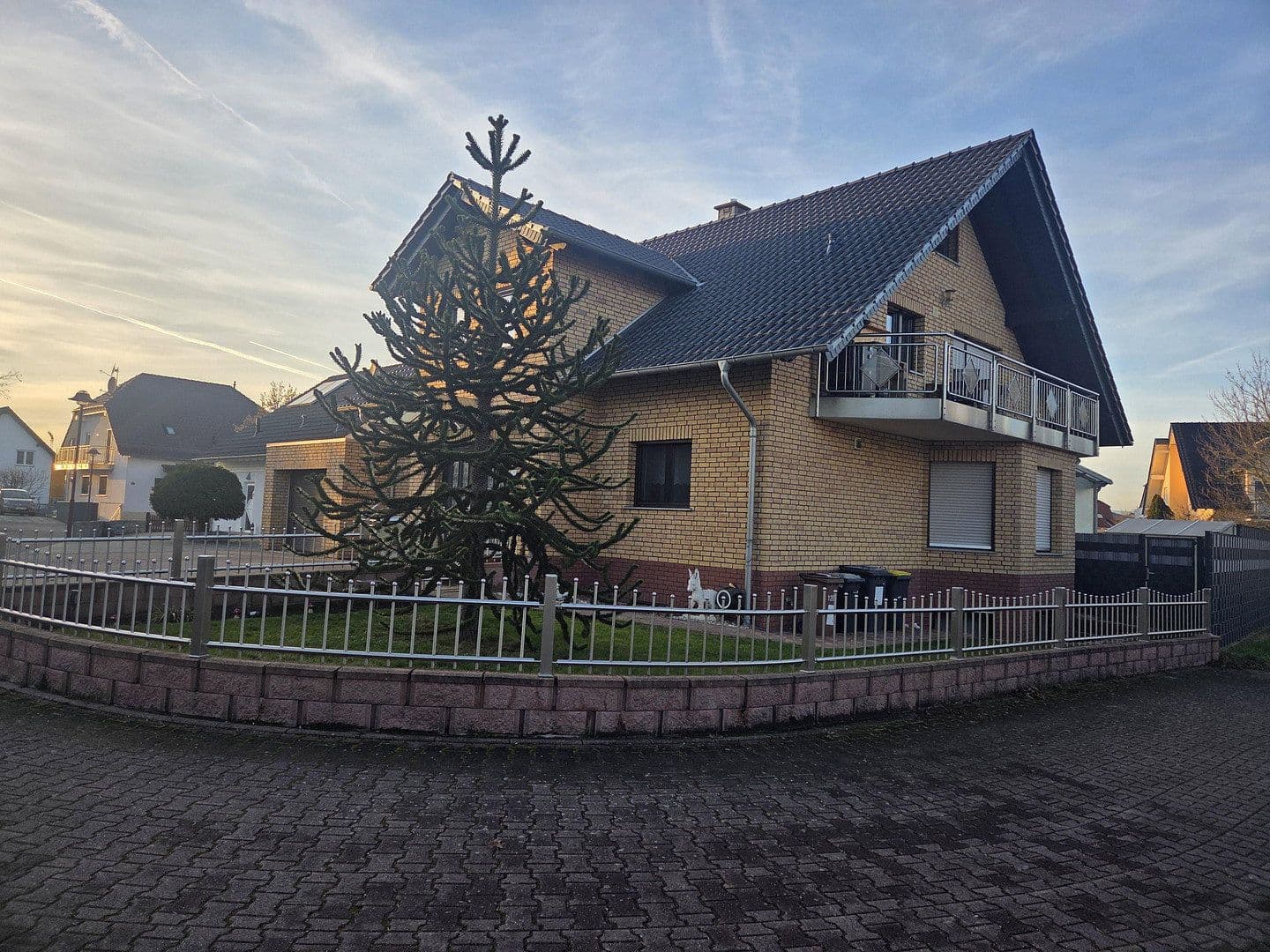 Predaj domu 275 m², pozemek 690 m², Gensingen, Porýnie-Falcko Predaj domu 275 m², pozemek 690 m², Gensingen, Porýnie-Falcko