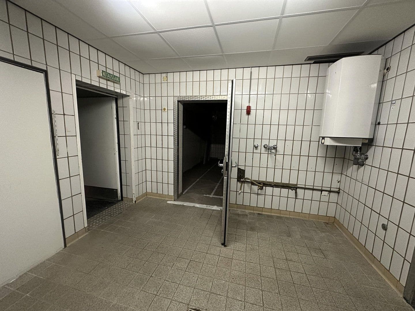 Prenájom nebytového priestoru 1.232 m², MierendorffWeg 19, Essen, Severné Porýnie - Westfálsko Prenájom nebytového priestoru 1.232 m², MierendorffWeg 19, Essen, Severné Porýnie - Westfálsko