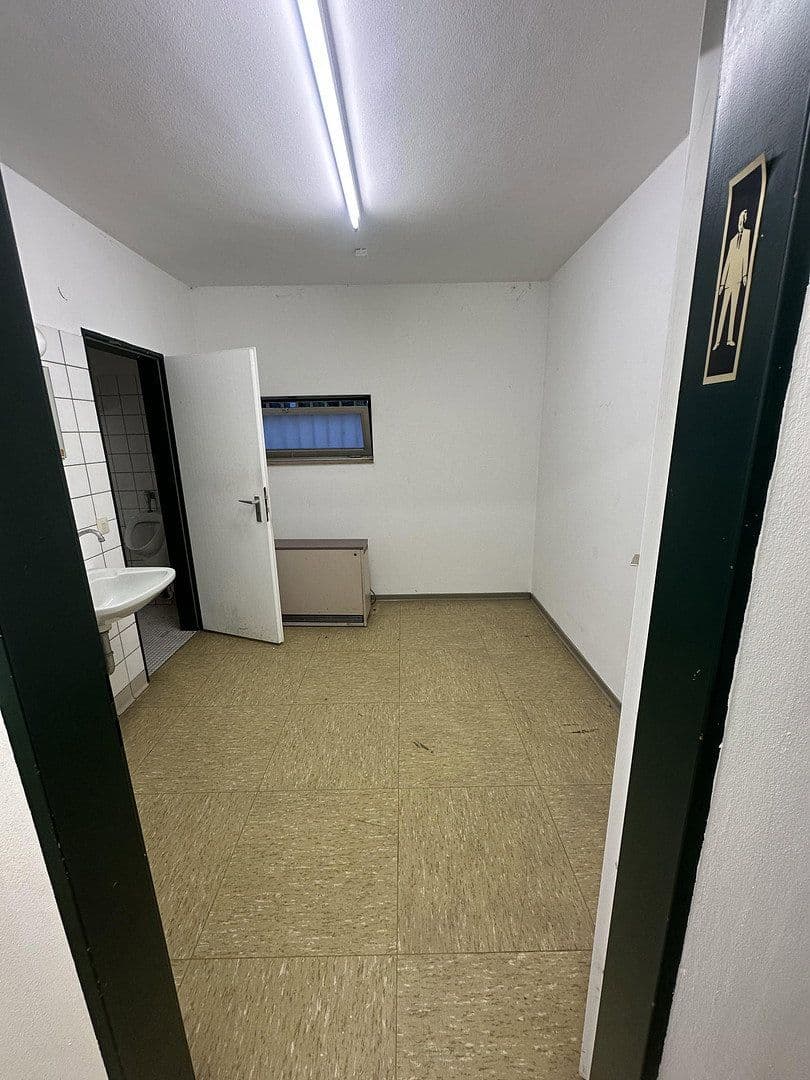 Prenájom nebytového priestoru 1.232 m², MierendorffWeg 19, Essen, Severné Porýnie - Westfálsko Prenájom nebytového priestoru 1.232 m², MierendorffWeg 19, Essen, Severné Porýnie - Westfálsko