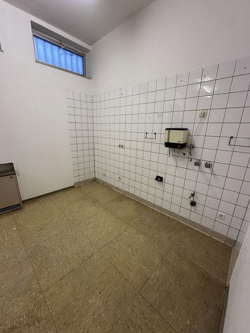 Prenájom nebytového priestoru 1.232 m², MierendorffWeg 19, Essen, Severné Porýnie - Westfálsko Prenájom nebytového priestoru 1.232 m², MierendorffWeg 19, Essen, Severné Porýnie - Westfálsko